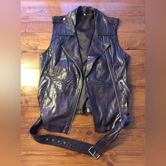 Leather jacket - Picture 1 of 4